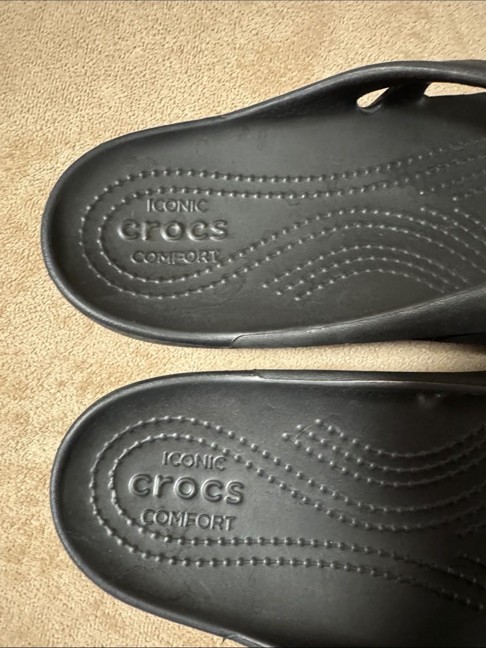 CROCS Women’s Black Comfort Flip-Flops - Picture 4 of 5